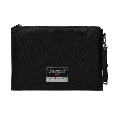 THE TRAVEL POUCH